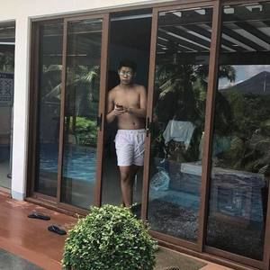 Meet your Posher, Nico